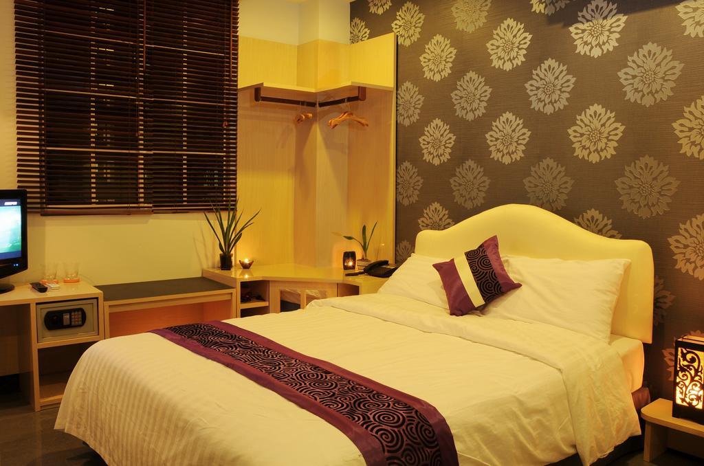Lvis Boutique Hotel Мале Екстериор снимка