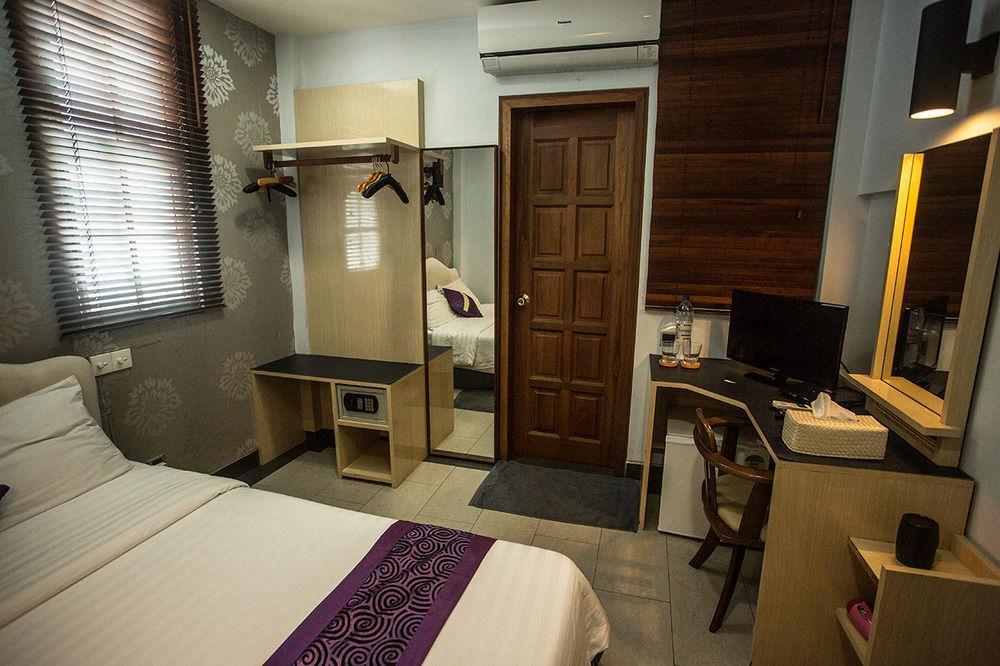 Lvis Boutique Hotel Мале Екстериор снимка