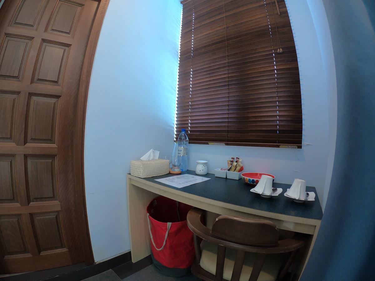 Lvis Boutique Hotel Мале Екстериор снимка