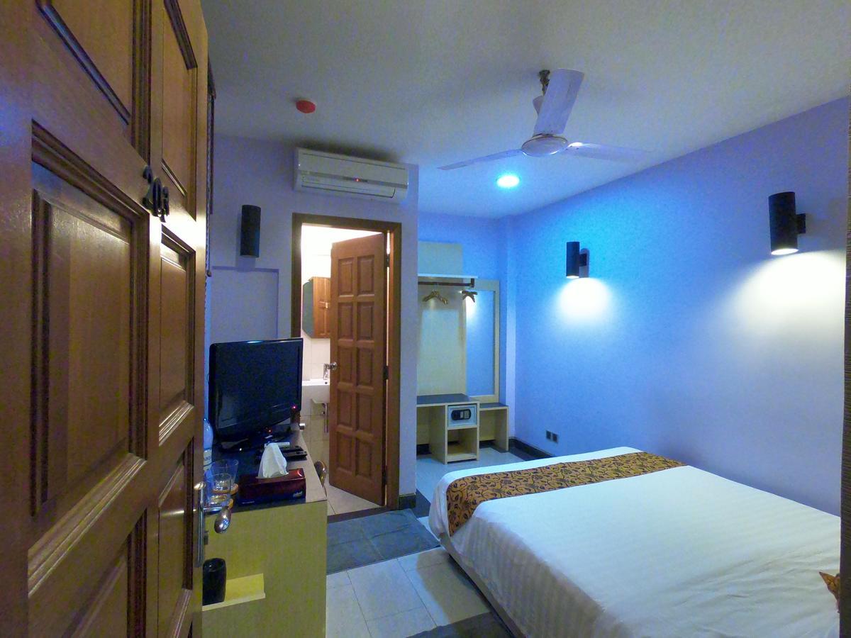 Lvis Boutique Hotel Мале Екстериор снимка