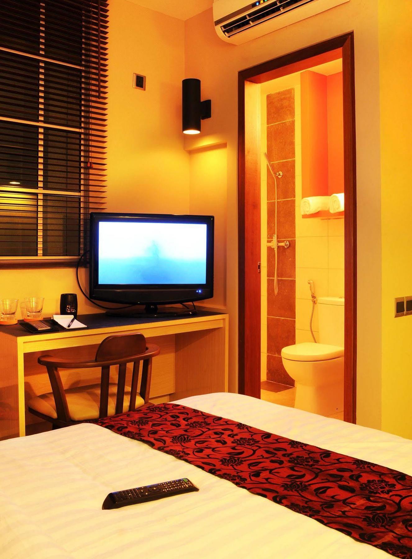Lvis Boutique Hotel Мале Екстериор снимка